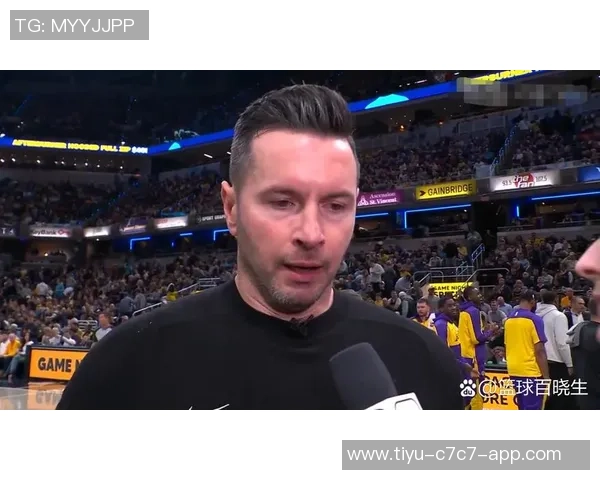 小莫评论雷迪克场边指挥詹姆斯的独特方式引发热议